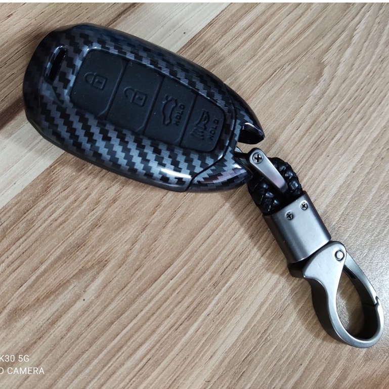 Ốp Chìa Khóa Carbon Xe Accent 2021 2022 2023 , Elantra 2022 2023 - chìa 4 nút kèm móc treo MCB
