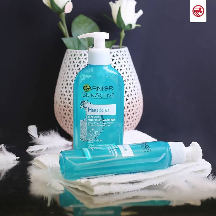 gel rửa mặt Garnier