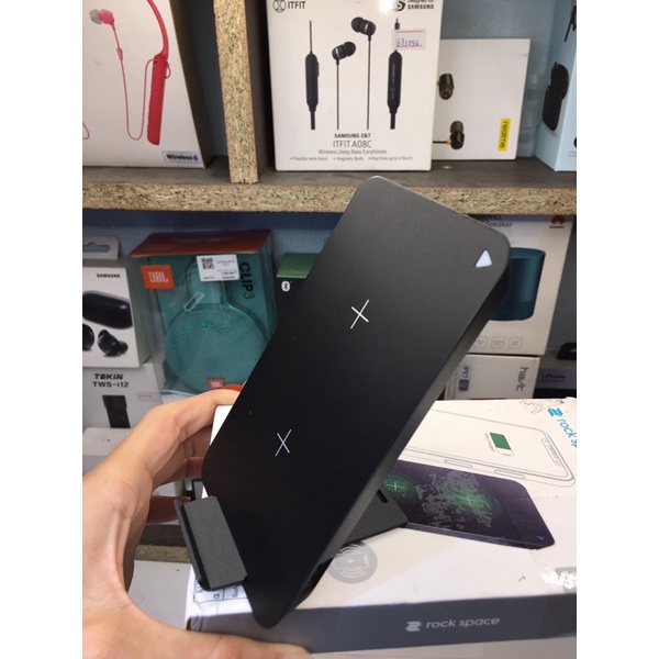 Đế sạc nhanh không dây Fast Charge Rock W3, W6 Pro, W1 Pro 2A 10W
