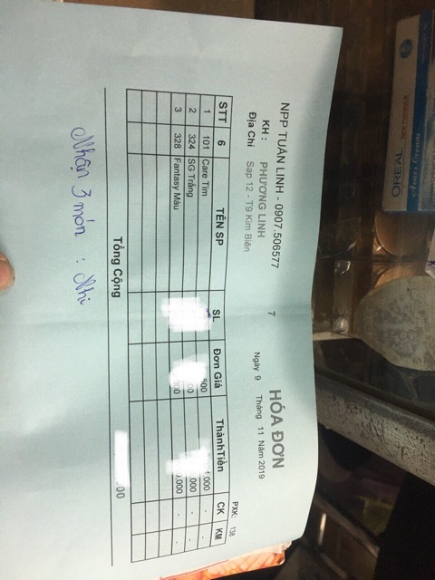 Nước hoa sài gòn trắng , sản phẩm của cty mỹ phẩm sài gòn