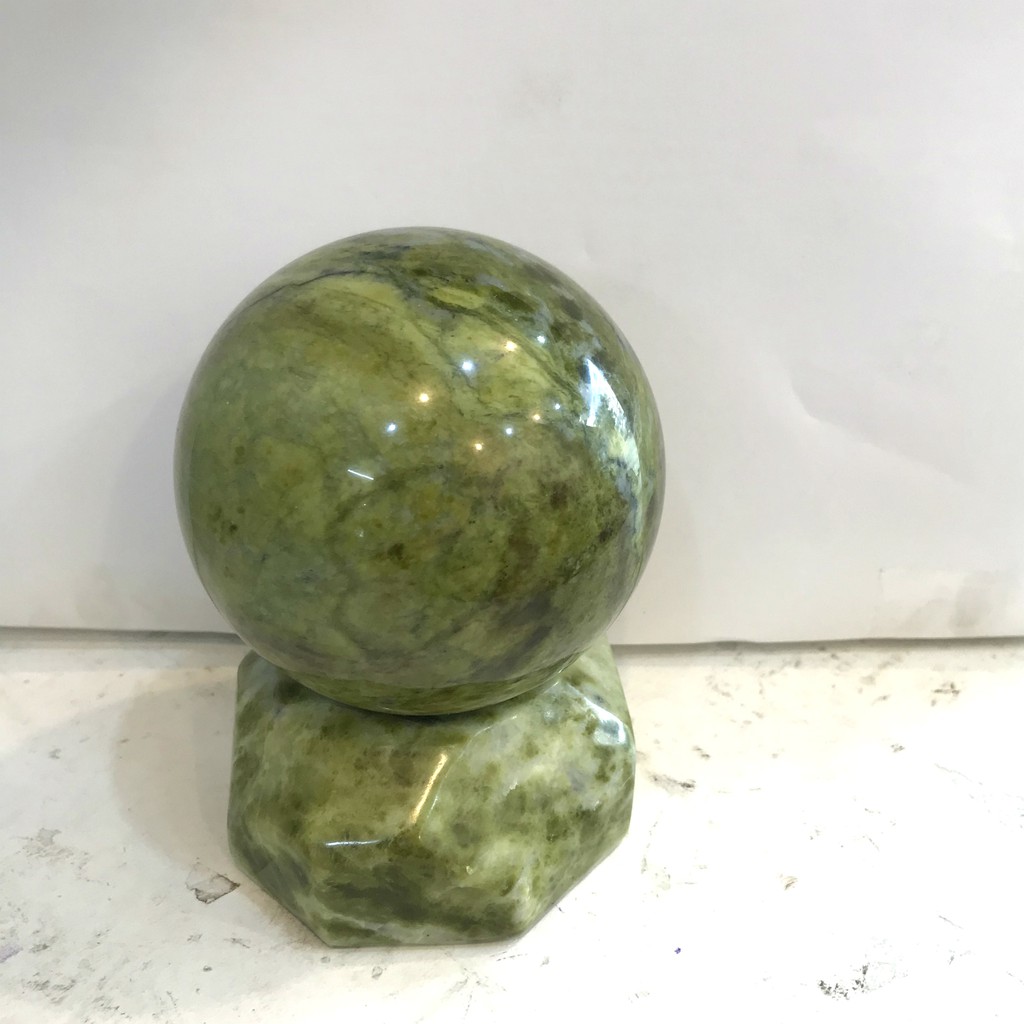 Cầu bi đá phong thủy tự nhiên màu xanh đỏ trắng vàng hồng đen hàng VN (giá rẻ nhất) cho mệnh kim mộc thủy hỏa thổ 9-10cm | BigBuy360 - bigbuy360.vn