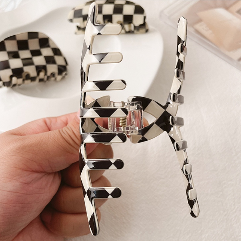 Kẹp Tóc Hình Cá Mập Màu Trắng Đen Thời Trang Hàn Quốc