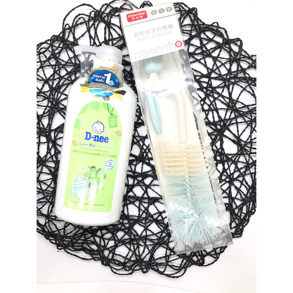 Combo rửa bình sữa: 01 chai nước rửa bình Dnee 500ml và 01 bộ cọ 2 chi tiết Moonship