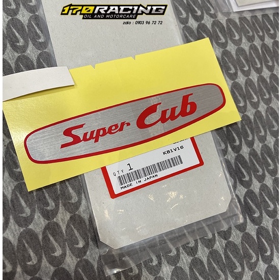 (HCM) Tem Dán Xe Cub Chữ &quot;SUPER CUB&quot; Chữ Đỏ Viền Đỏ Nền Bạc - Hàng Chính Hãng HONDA Nhập Khẩu Nhật Bản