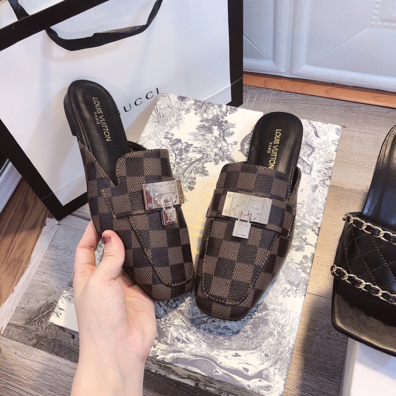 Sục lv kẻ ô ổ khoá . Vê thêm mới Full size : 35-39