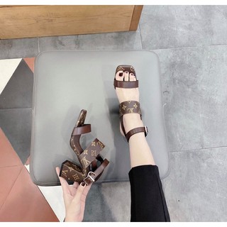 Sandal lv quai nâu cực tây
