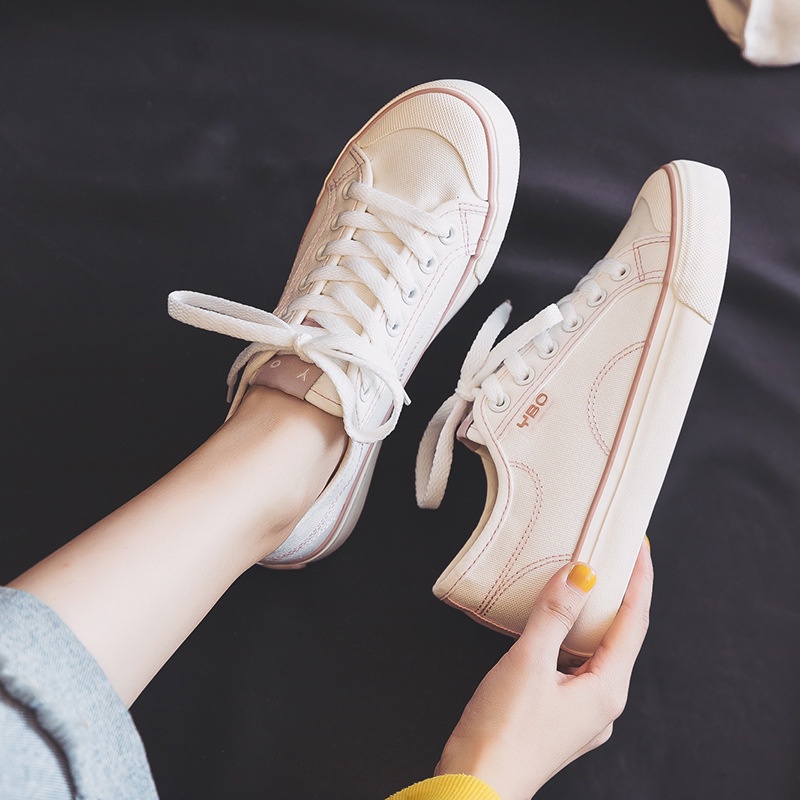Giày sneaker nữ FOXY, giày thể thao màu trắng đế bằng chất liệu canvas - FOX023