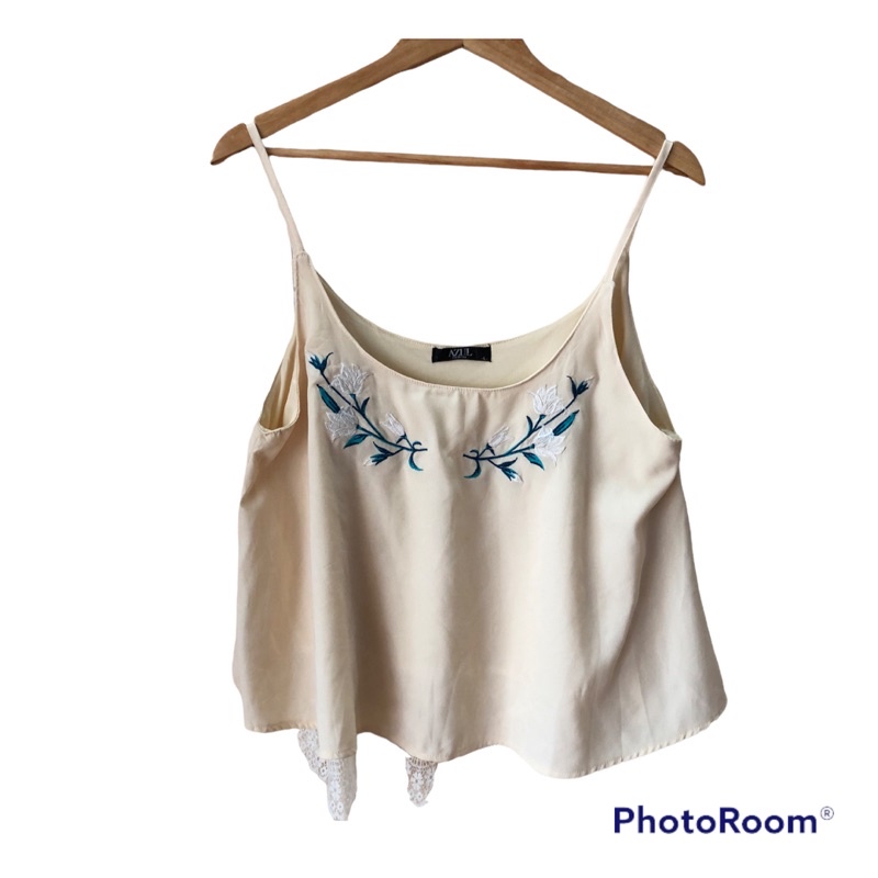 Áo kiểu croptop thêu màu kem size L