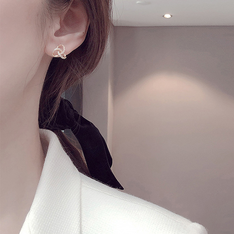 Khuyên Tai Dạng Xoắn Ốc Đính Đá Lấp Lánh Phong Cách Hàn Quốc