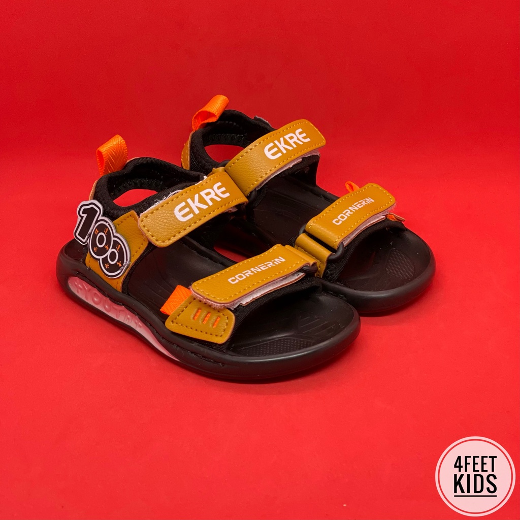 Dép sandal Erike với đế nhẹ mềm chống trơn trượt cho bé trai từ 1 -14 tuổi mẫu quai hậu sẵn sàng cùng các bé đến trường