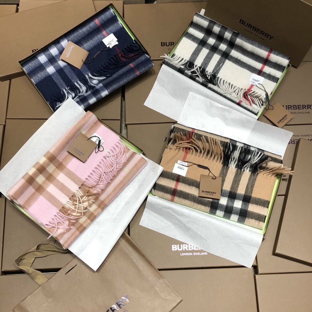 Khăn choàng Burberry