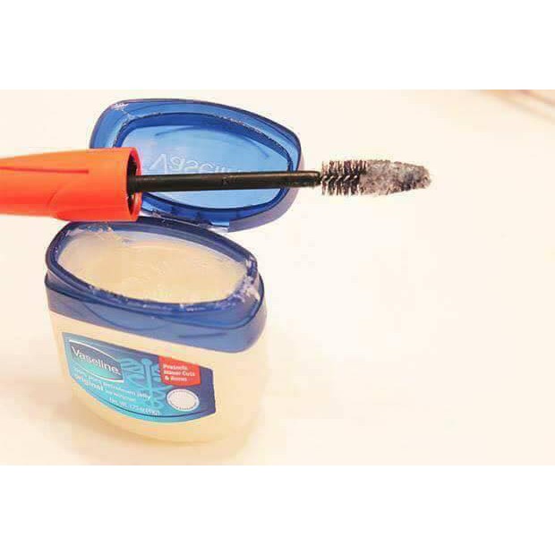 Sáp dưỡng ẩm VASELINE - Mỹ