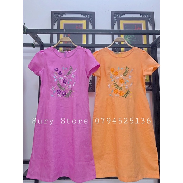 Đầm Linen suông thêu hoa trẻ trung