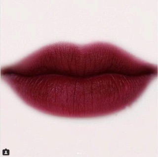 Matte lips