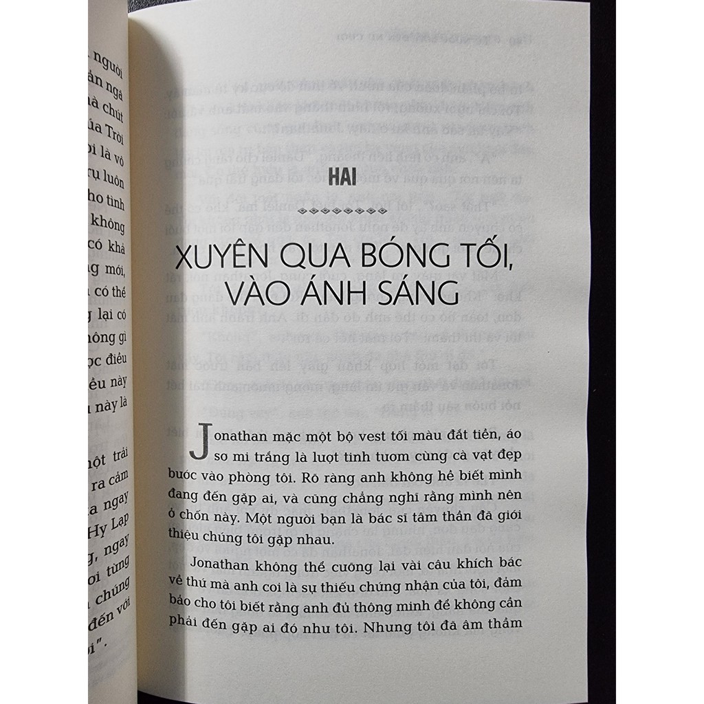 Sách Từ Nước Mắt Đến Nụ Cười - Tận Cùng Khổ Đau Đến Ngời Sáng Tâm Hồn