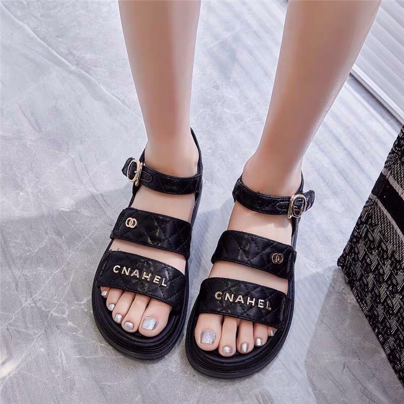 Sandal nữ 3 quai CNel 2 màu đen &amp; trắng, thiết kế quai ngang đế bằng, phong cách hàn quốc, mẫu dép quai hậu nữ hot 2020