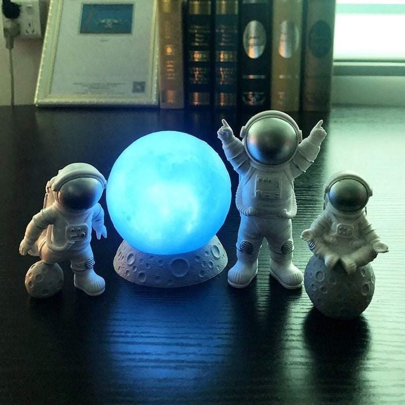 Phi hành gia trang trí