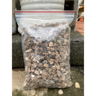 Xỉ than bao 1kg (đã qua xử lý) dùng trộn đất trồng sen đá hoặc làm đá nền thuỷ sinh lọc nước tốt