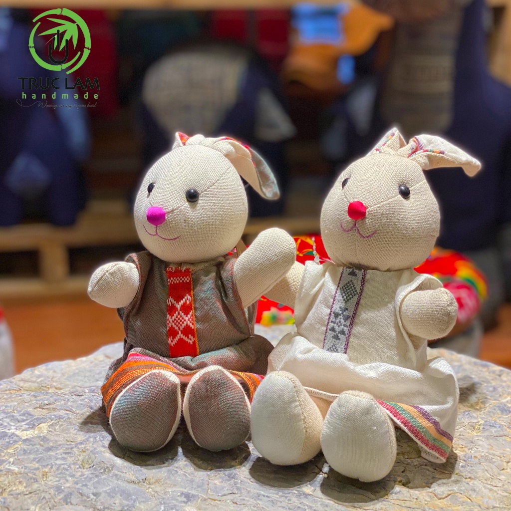 Đồ Chơi Cho Bé Thú Nhồi Bông Hình Thỏ Mẹ Mặc Váy Vải Thổ Cẩm Dệt Tay Bông Gòn Cao Cấp – Trúc Lâm Handmade