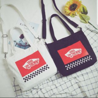 TOTE VANS