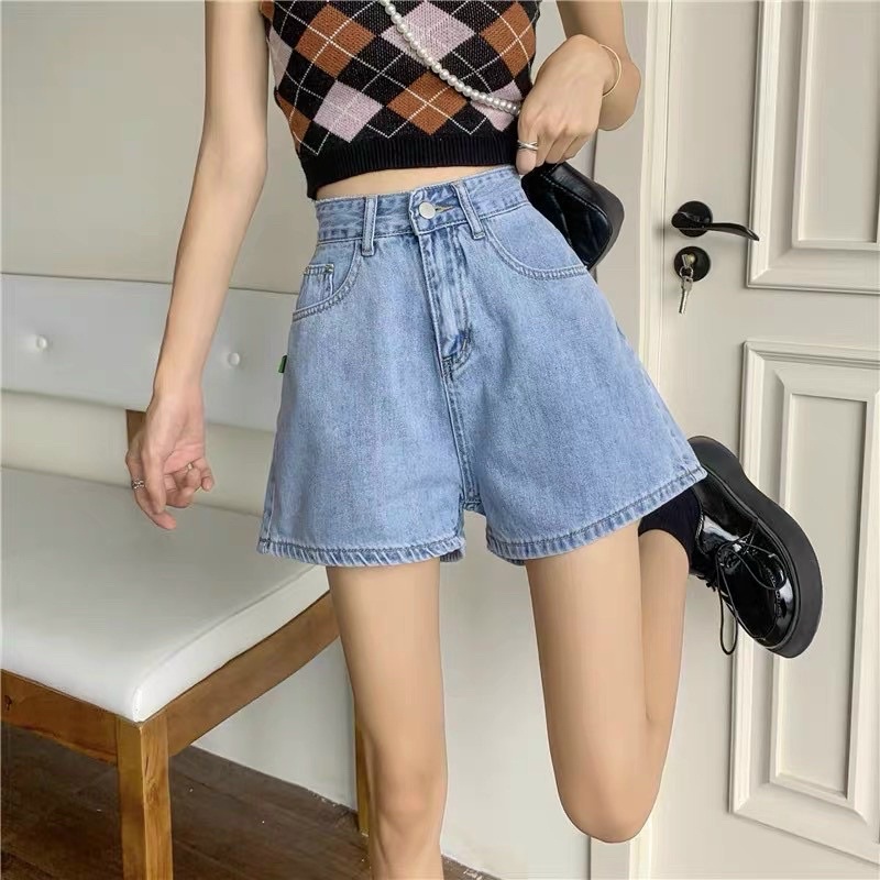 Quần short jeans nữ lưng cao ống suông xanh nhạt