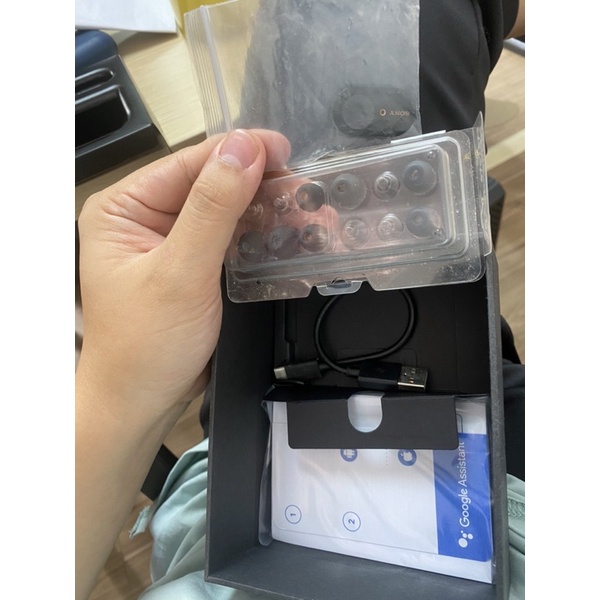 Tai phải và hộp sạc cho tai nghe sony wf-1000xm3
