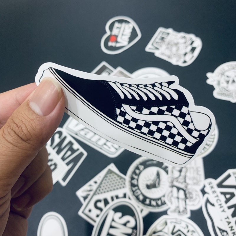 Sticker tem Vans trắng đen mẫu HOT hình dán cute trang trí nón - mũ bảo hiểm, điện thoại, laptop, ván trượt