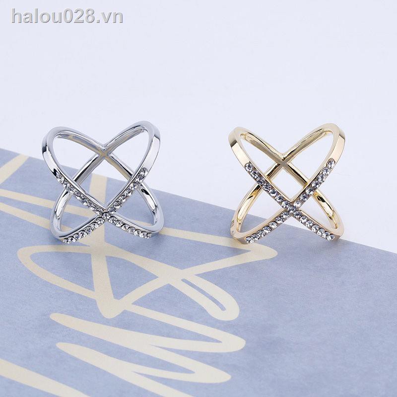 ✿Ready stock✿  High-end silk scarf buckle Dual-purpose luxury all-match T-shirt corner knotted small square multifunctional brooch ring clip