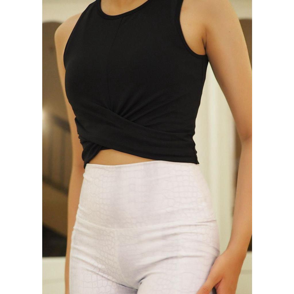 Croptop 3 lỗ 9ODegree xoắn bụng TW13633