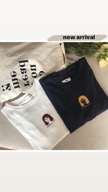 Áo thun in hình cô bé