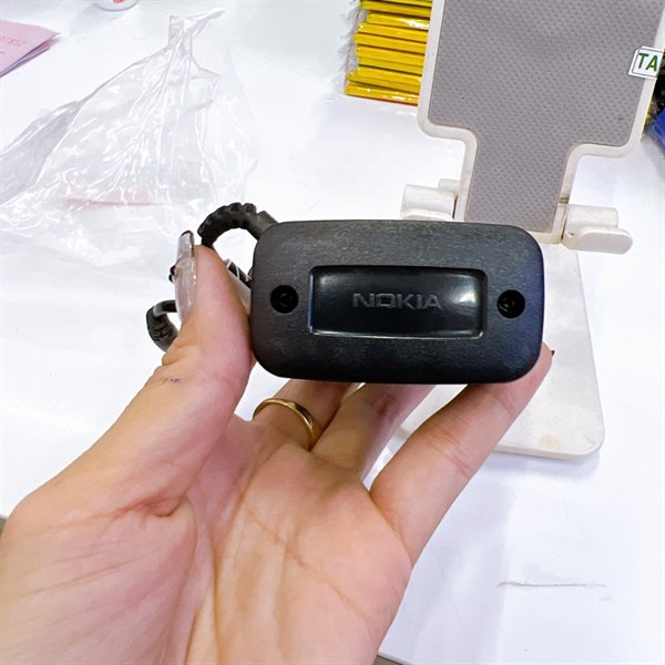 Sạc Nokia chui nhỏ