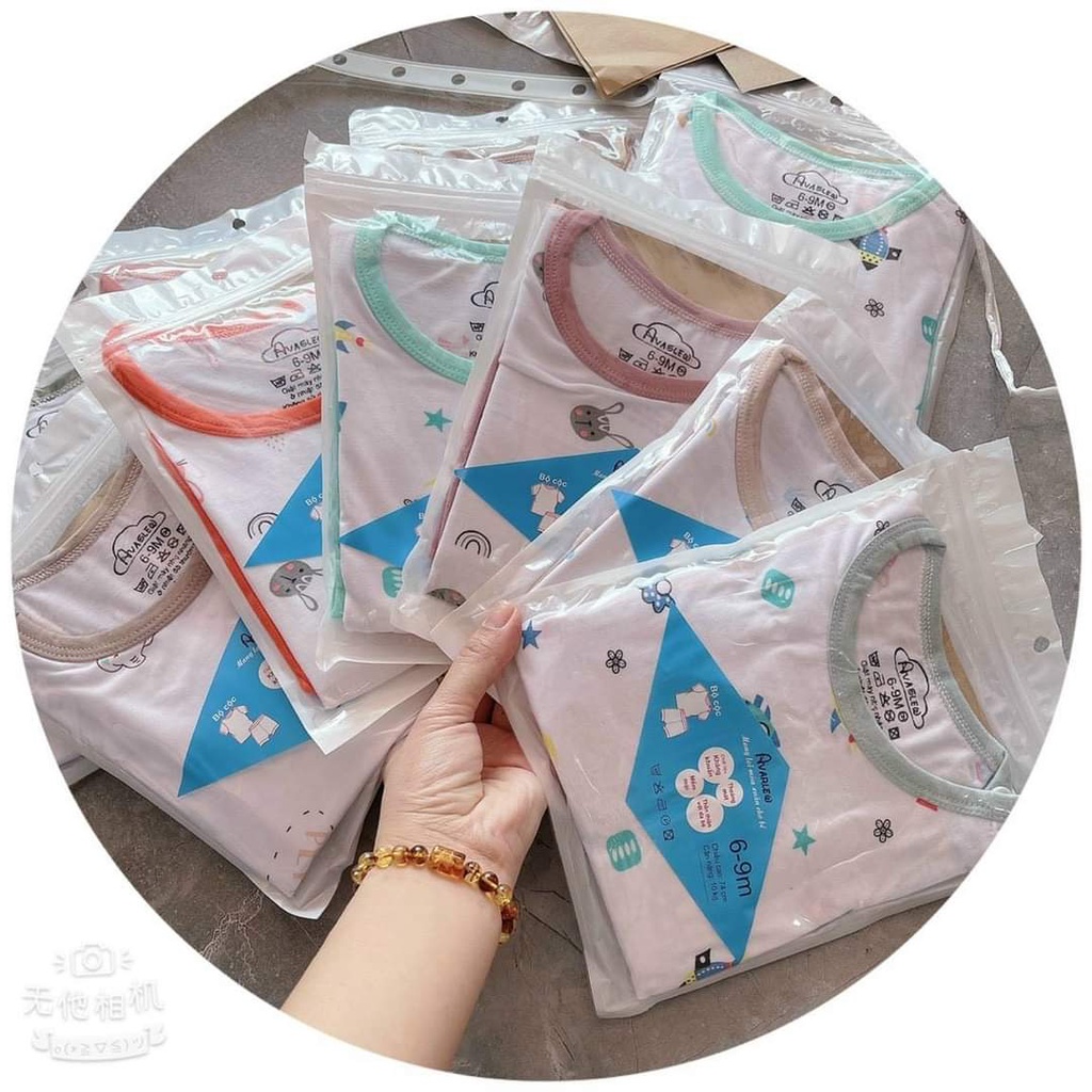 Bộ cộc tay cài cúc vai AVASLEW túi zip cotton lạnh co giãn 4 chiều mềm mát cho bé (8-16kg)