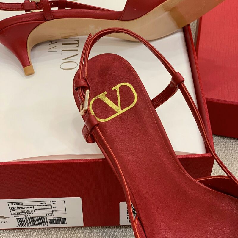 Guốc valentino da thật có quai cao cấp