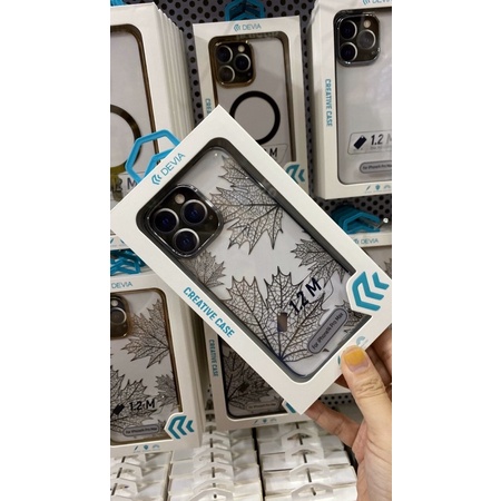 Ốp DEVIA lưng cứng viền si bóng in hinh lá phong Ip14/ ip14 plus/ ip 14 pro ip14 pro max