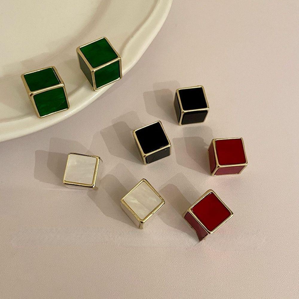 Bông Tai Hình Vuông Thời Trang Dành Cho Nữ