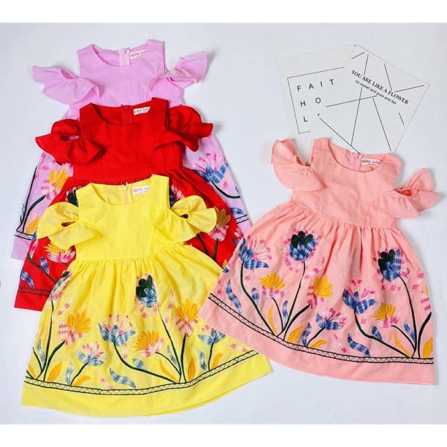 Đầm Miki xô rớt vai thêu chân(10-28kg)MÀU HỒNG CAM