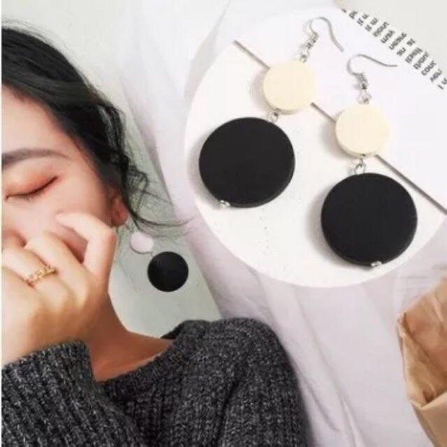 Khuyên tai hạt tròn