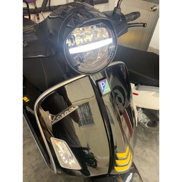 Đèn pha led 2 daylight sang chảnh Vespa GTS 2020