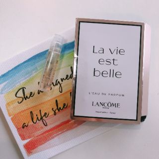 Ống nước hoa Vial mini La vie est belle 1.5ml dạng xịt