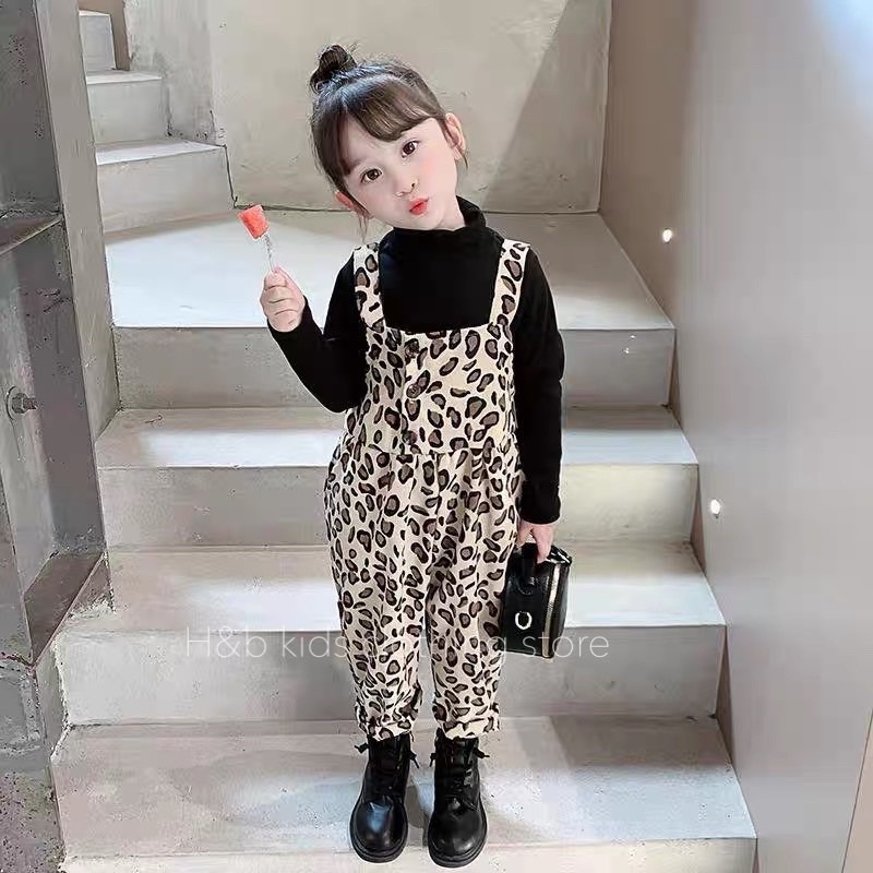 Bộ quần áo thu đông bé gái🌼 set áo thun cổ lọ dài tay và quần yếm nhung tăm họa tiết da báo style Hàn Quốc, cực xinh