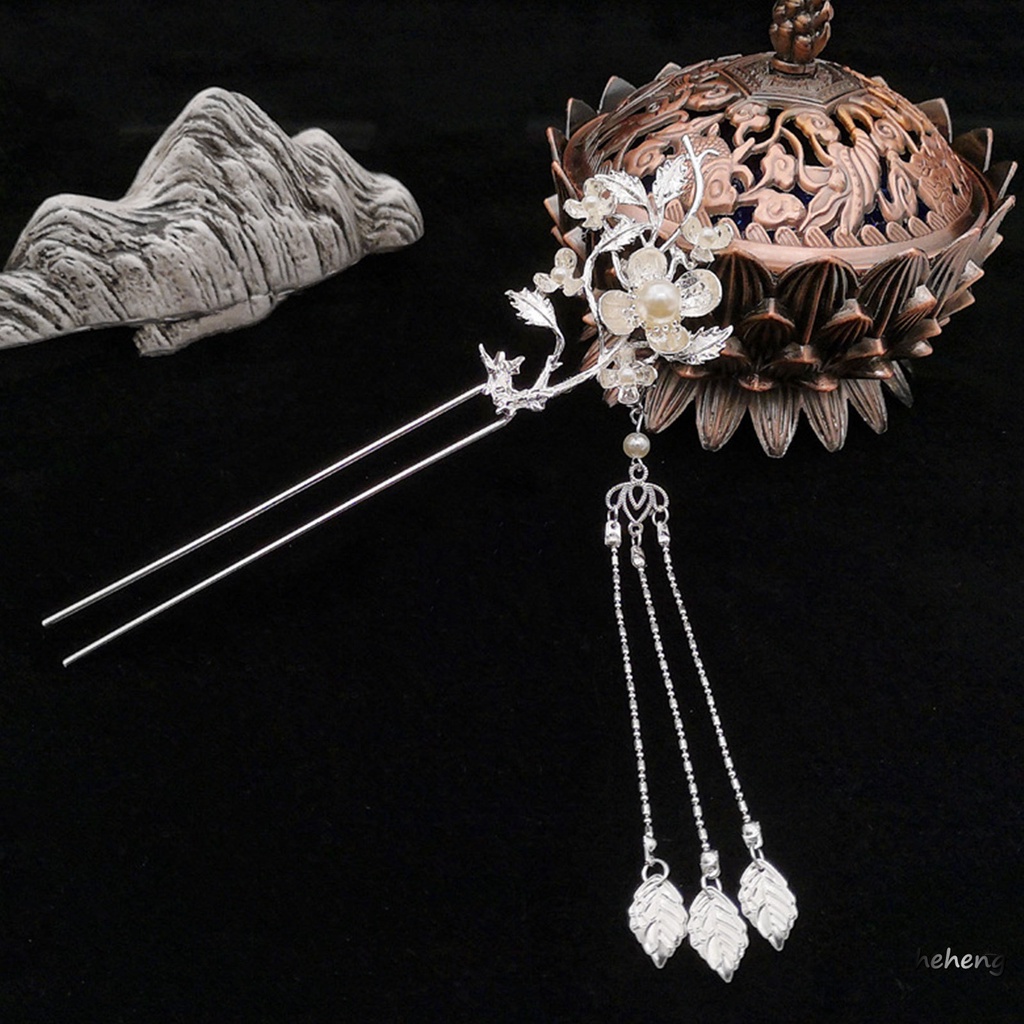 Trâm cài tóc đính ngọc trai và tua rua phong cách Trung Hoa cổ điển và truyền thống