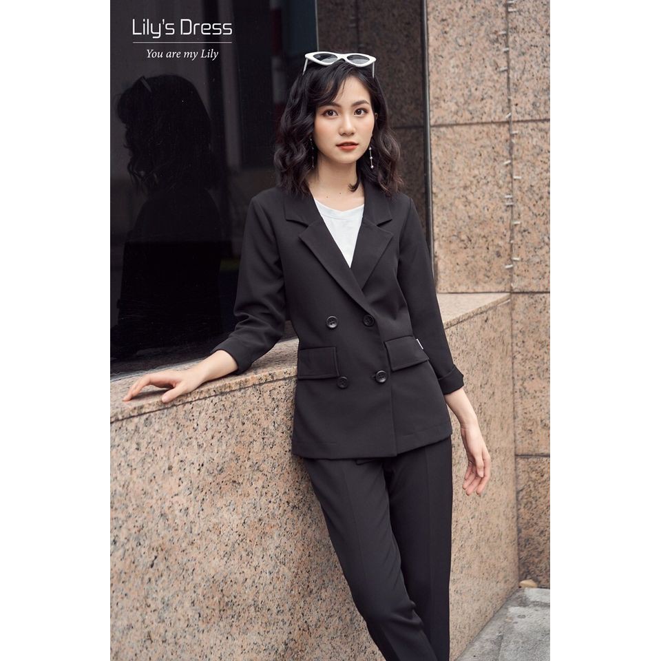 Set Blazer Đen 4 cúc dáng ngắn + quần âu by Lilie | BigBuy360 - bigbuy360.vn