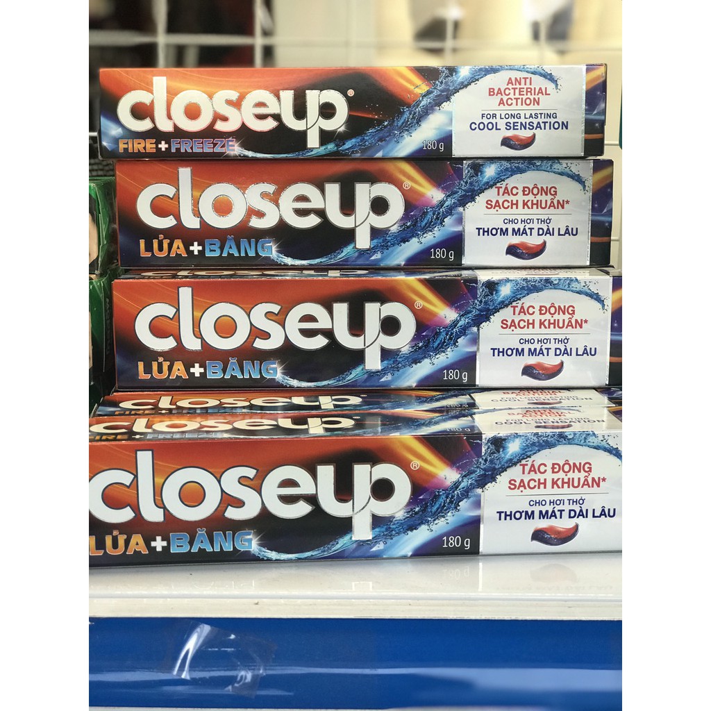 Combo 2 Kem đánh răng Close up lửa+ băng sạch khuẩn 180g