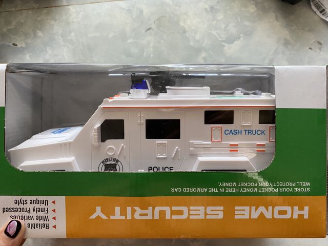 Két sắt mô hình xe cảnh sát tiết kiệm cho bé