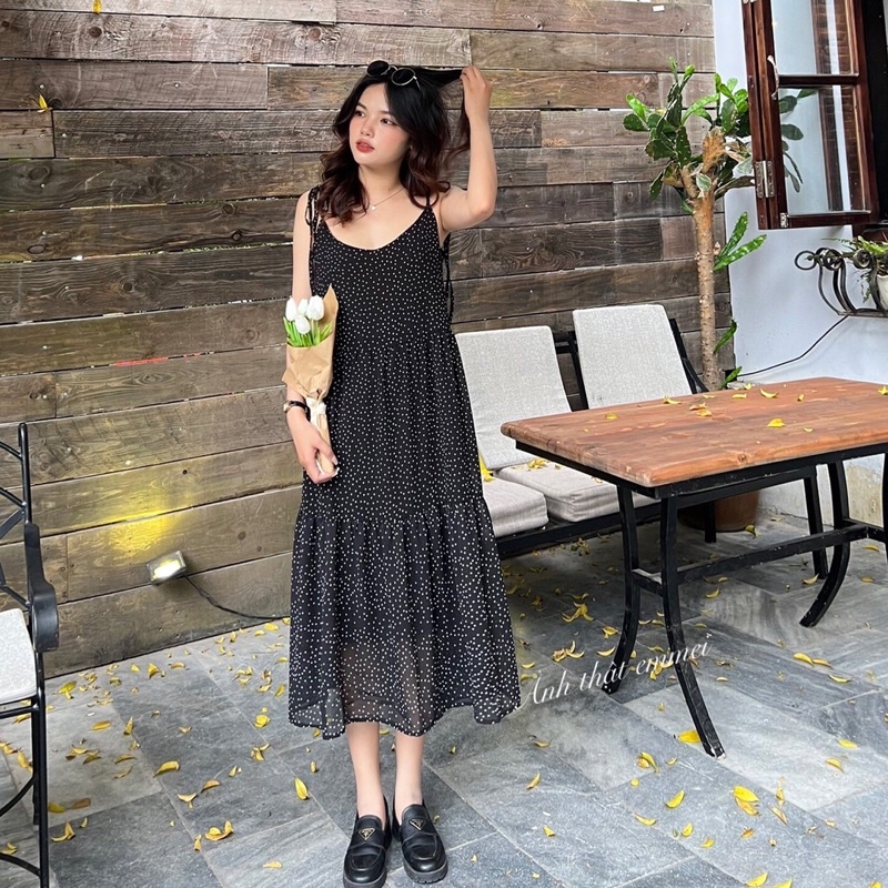 Váy 2 dây bánh bèo, đầm đen 2 dây chấm bi Emmei - v142