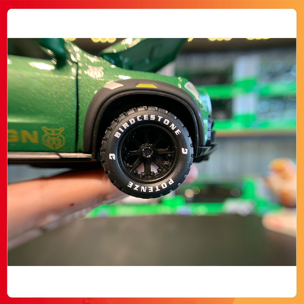 Xe mô hình Mercedes-Benz X-CLASS Exy Monster X 6X6 tỉ lệ 1:28 màu xanh