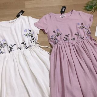 Đầm xoè midi thêu hoa Cati