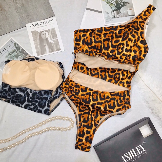 Bikini báo lệch vai