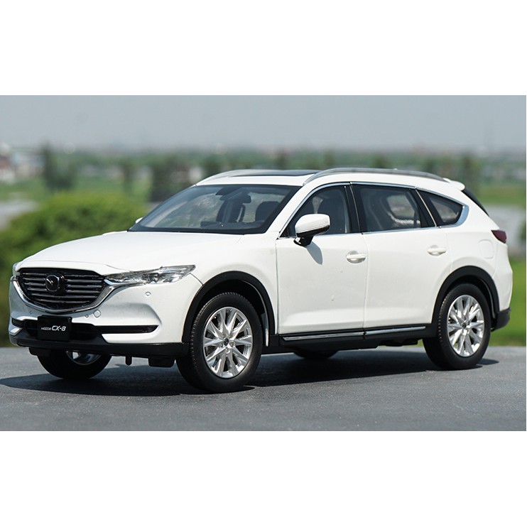 Mô hình SUV Mazda CX8 2022 tỉ lệ 1:18