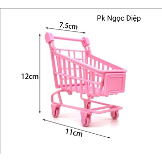Xe đẩy nhựa màu hồng